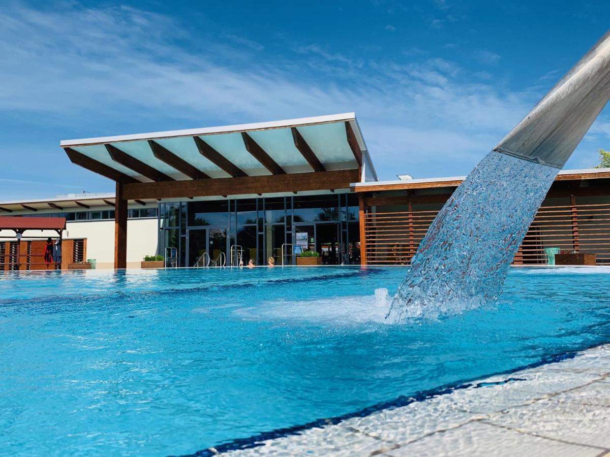 Barack Thermal Hotel And Spa Tiszakecske Ngoại thất bức ảnh
