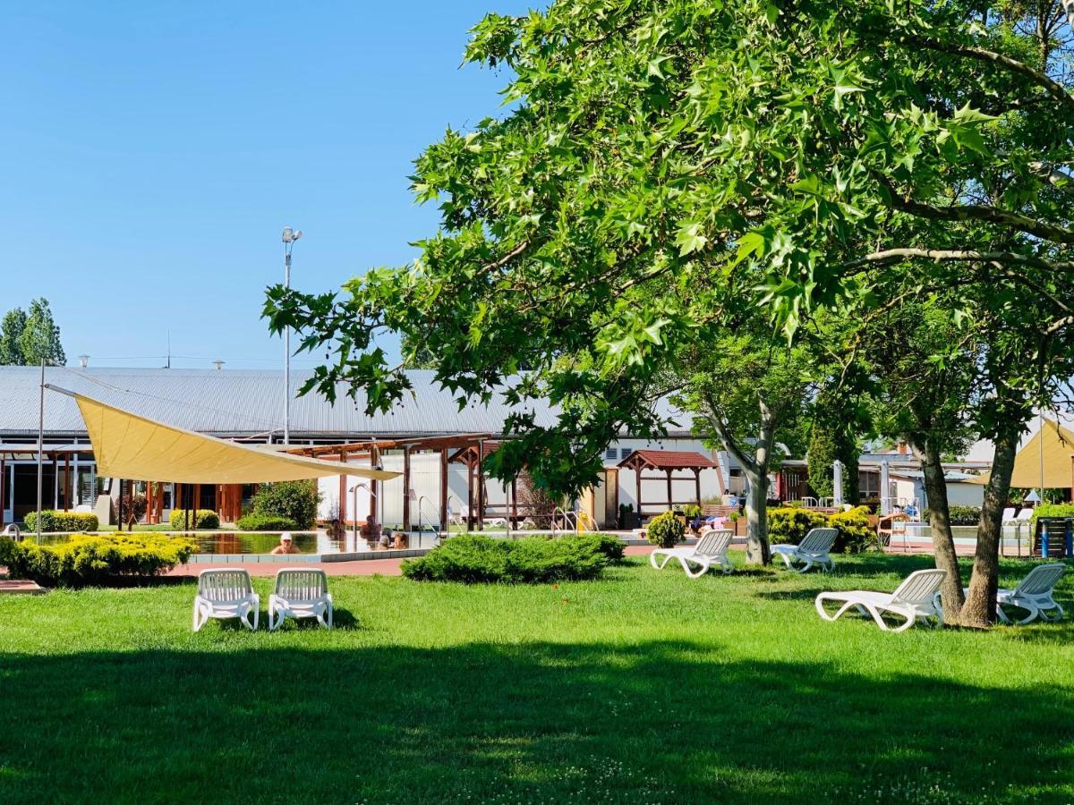 Barack Thermal Hotel And Spa Tiszakecske Ngoại thất bức ảnh