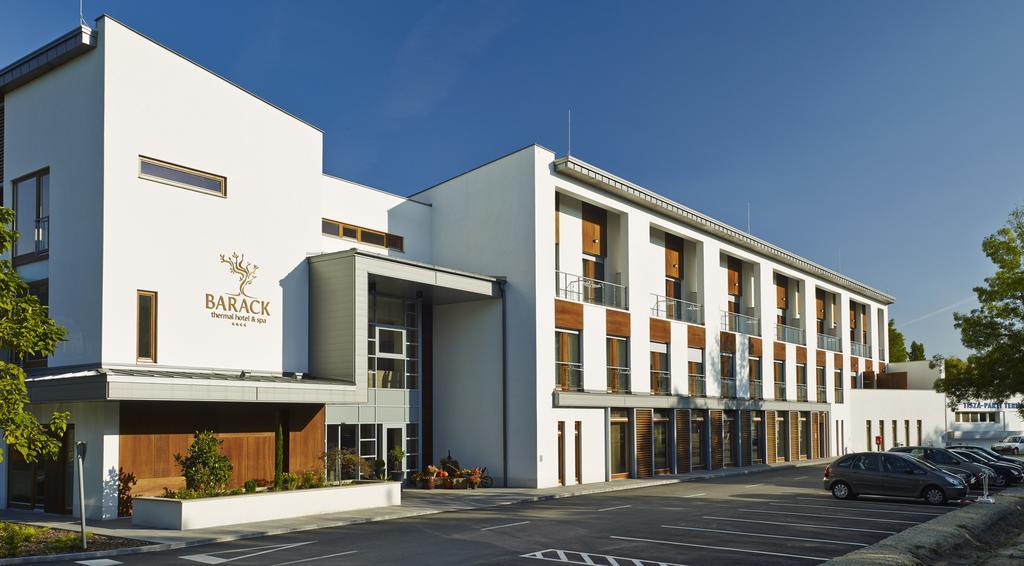 Barack Thermal Hotel And Spa Tiszakecske Ngoại thất bức ảnh